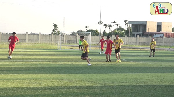 Vòng bán kết Giải bóng đá cúp Trạng nguyên Trần Tất Văn lần thứ nhất, 2 đội Quốc Tuấn và Trường Thọ giành chiến thắng