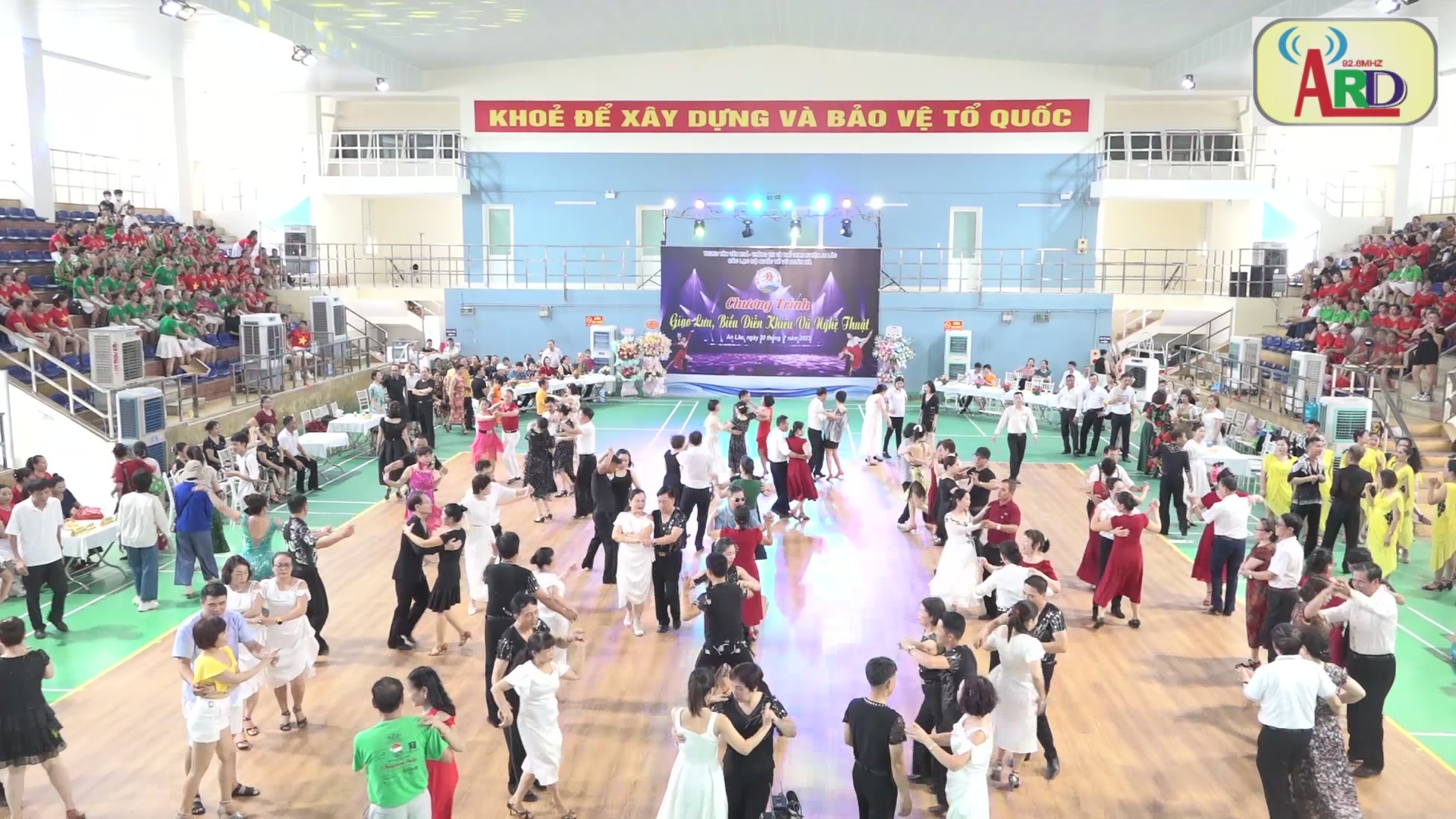 Trung tâm VHTT& Thể thao huyện An Lão tổ chức biểu diễn giao lưu khiêu vũ nghệ thuật