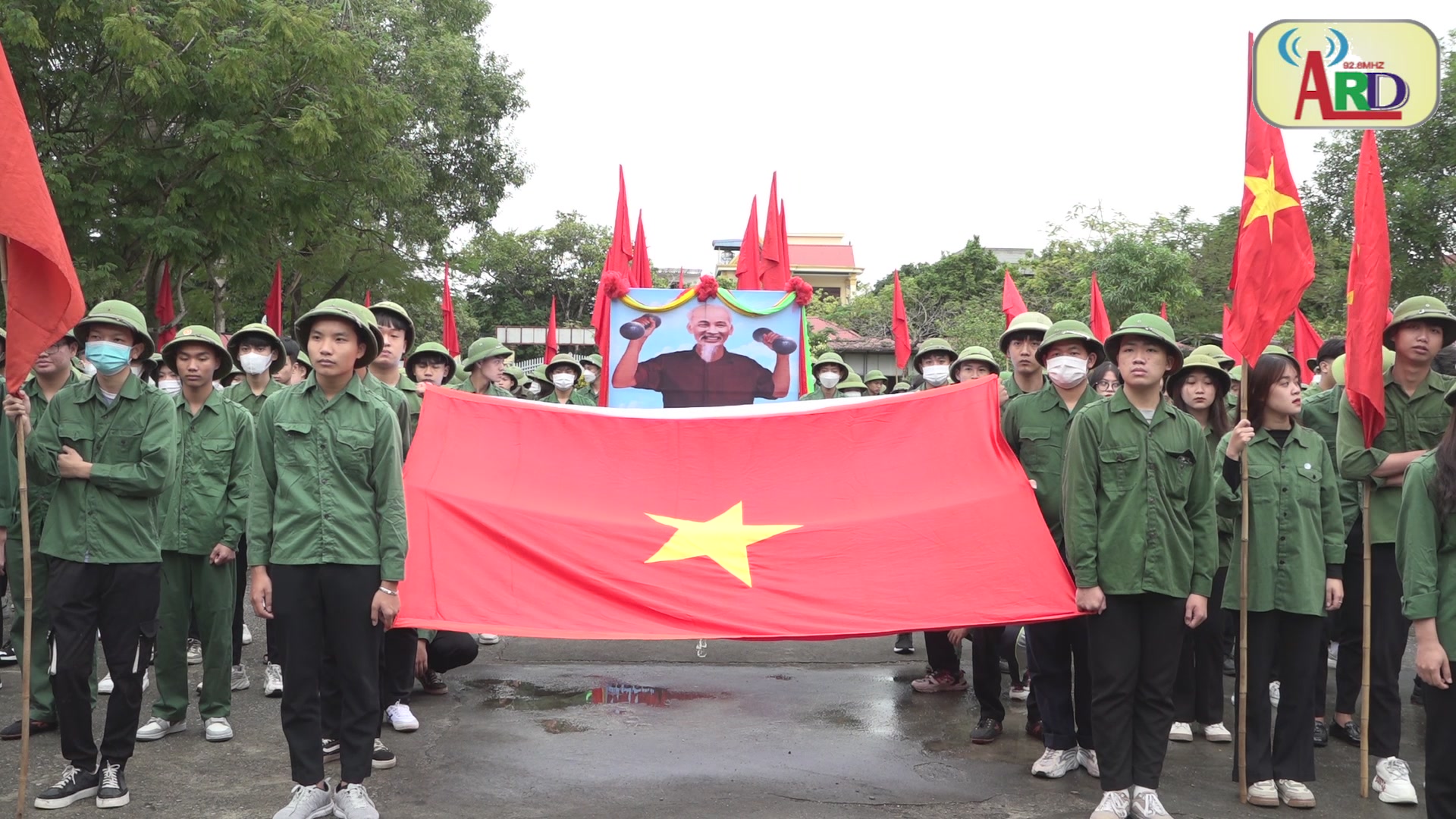 Trường THPT Trần Tất Văn tổ chức Hội thao giáo dục quốc phòng an ninh năm học 2022- 2023 