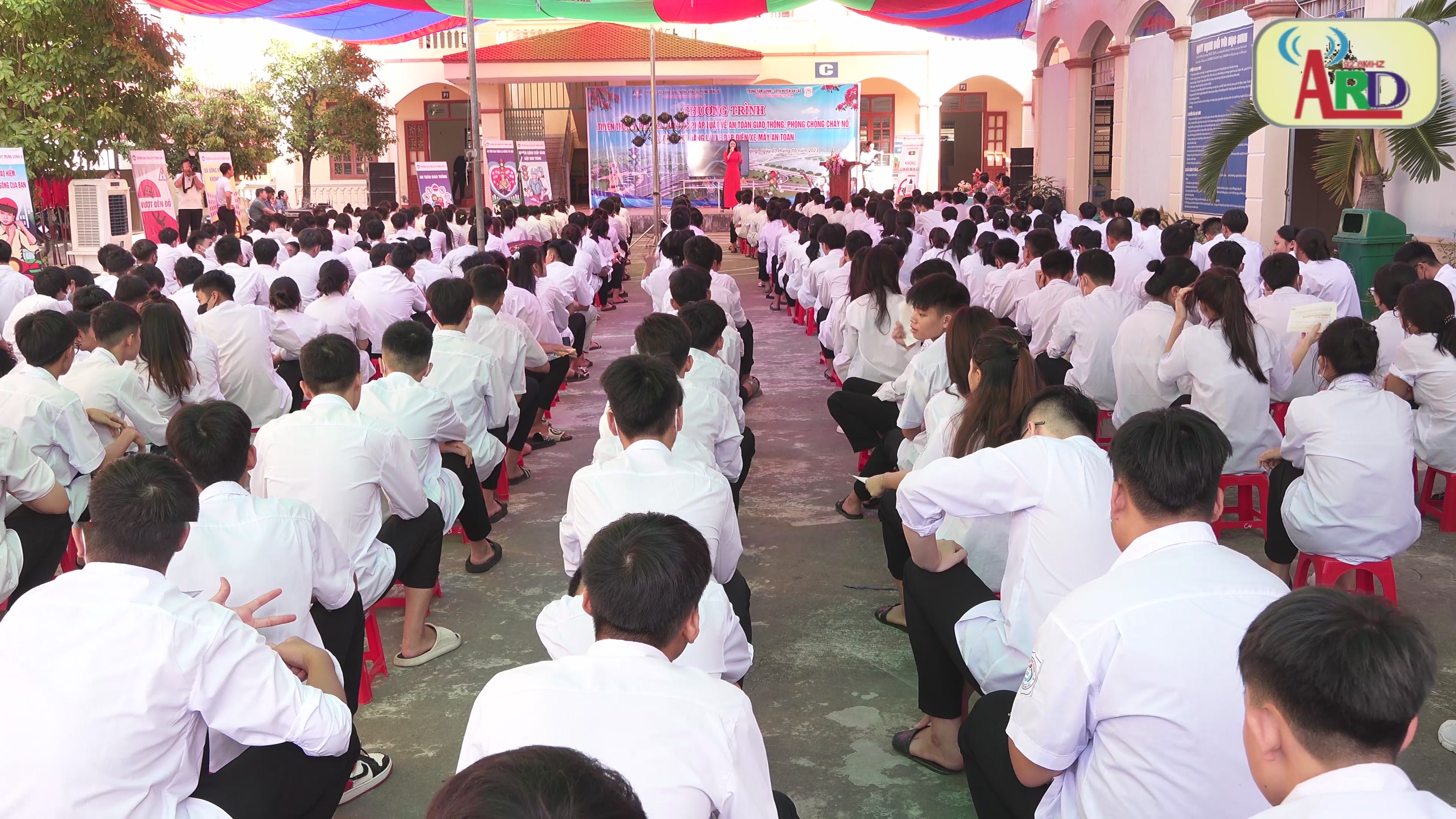 Gần 400 học sinh Trung tâm GDNN- GDTX huyện An Lão được tuyên truyền luật giao thông đường bộ