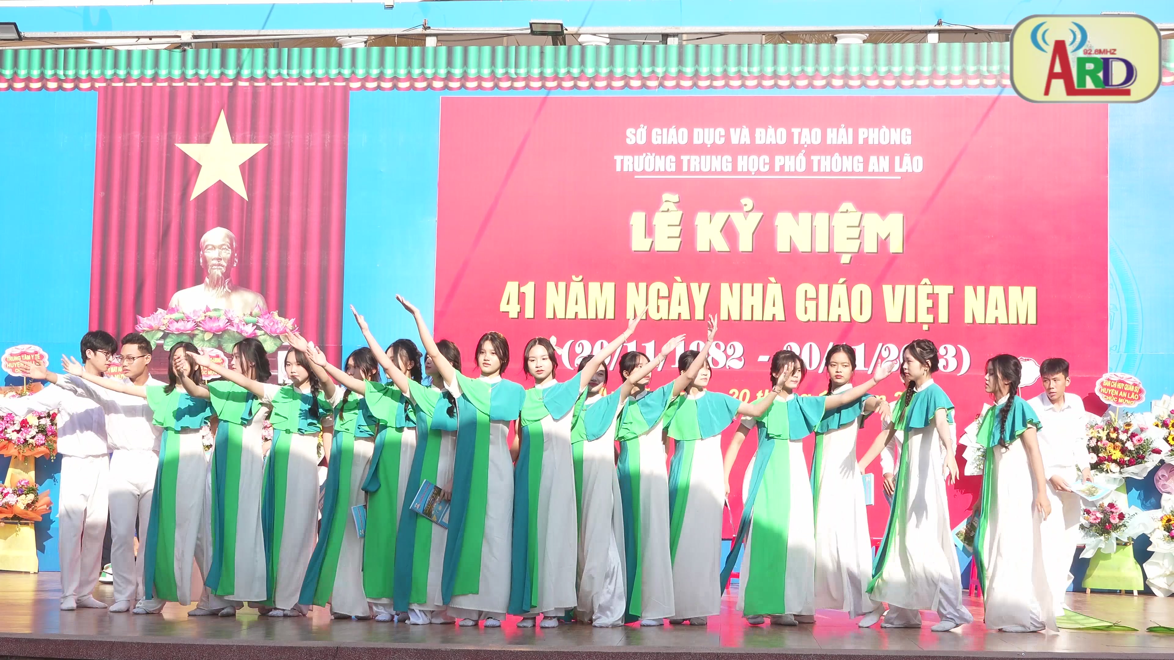 Trường THPT An Lão tổ chức kỷ niệm 41 năm ngày nhà giáo Việt Nam