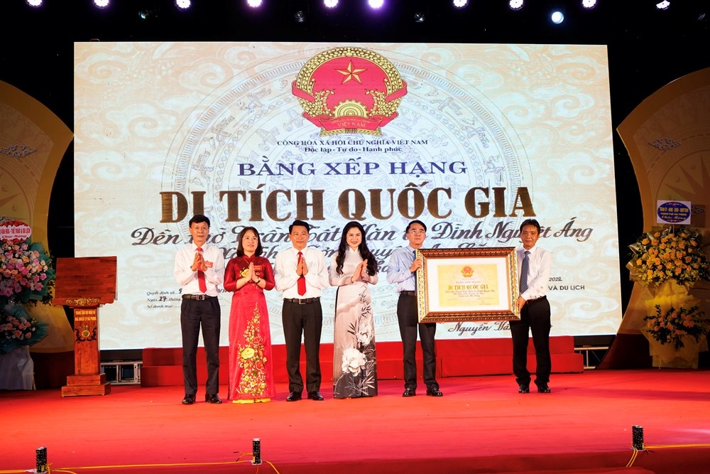 Huyện An Lão đón bằng xếp hạng di tích quốc gia Đền thờ Trần Tất Văn và Đình Nguyệt Áng